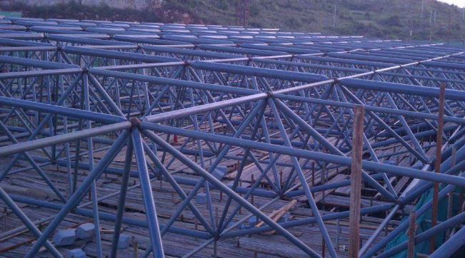 山南概述网架加工中对钢材的质量的过细恳求